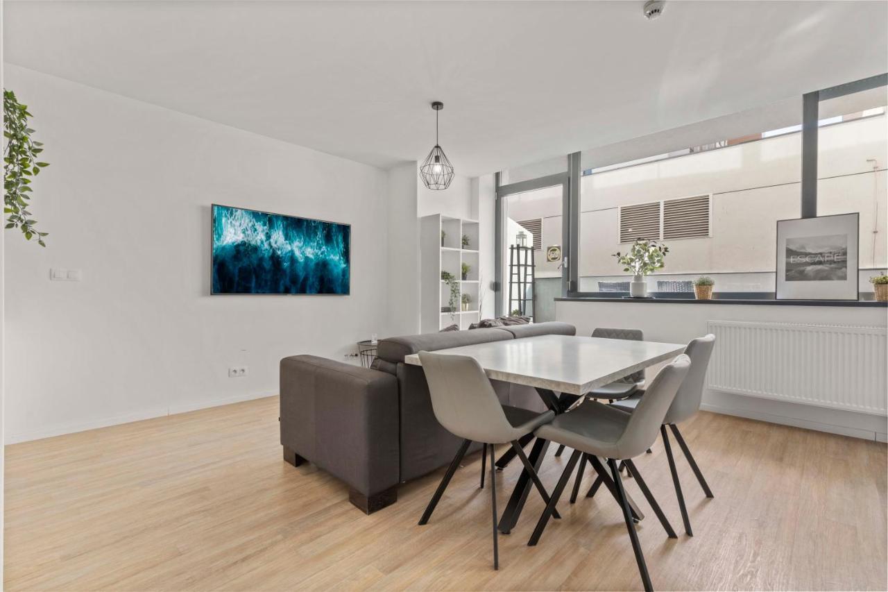 Lam Waves - Ac - Terrace Apartment Bratislava Exterior photo