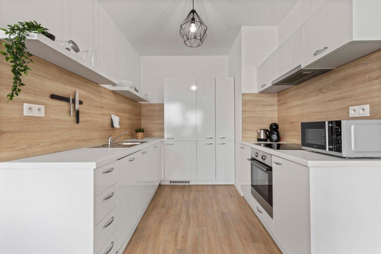 Lam Waves - Ac - Terrace Apartment Bratislava Exterior photo