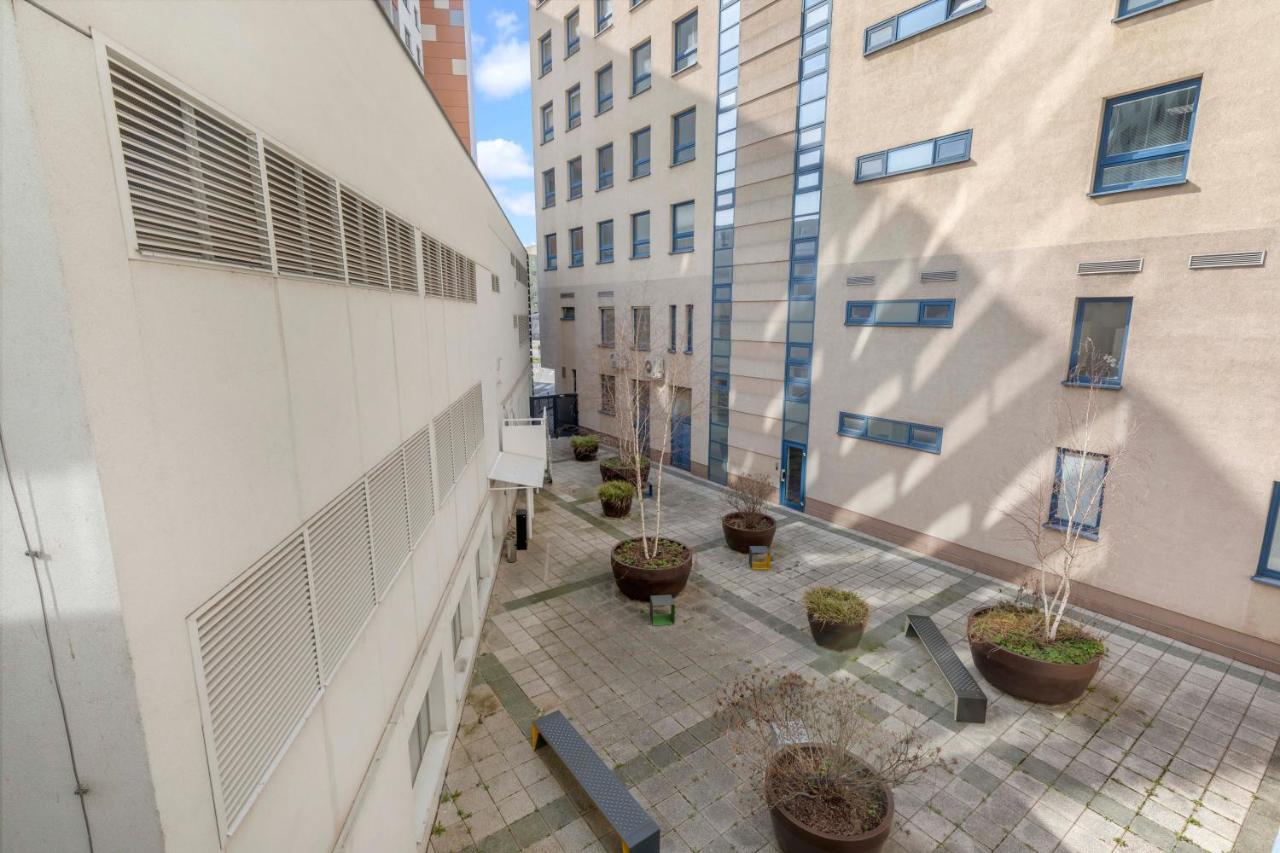 Lam Waves - Ac - Terrace Apartment Bratislava Exterior photo