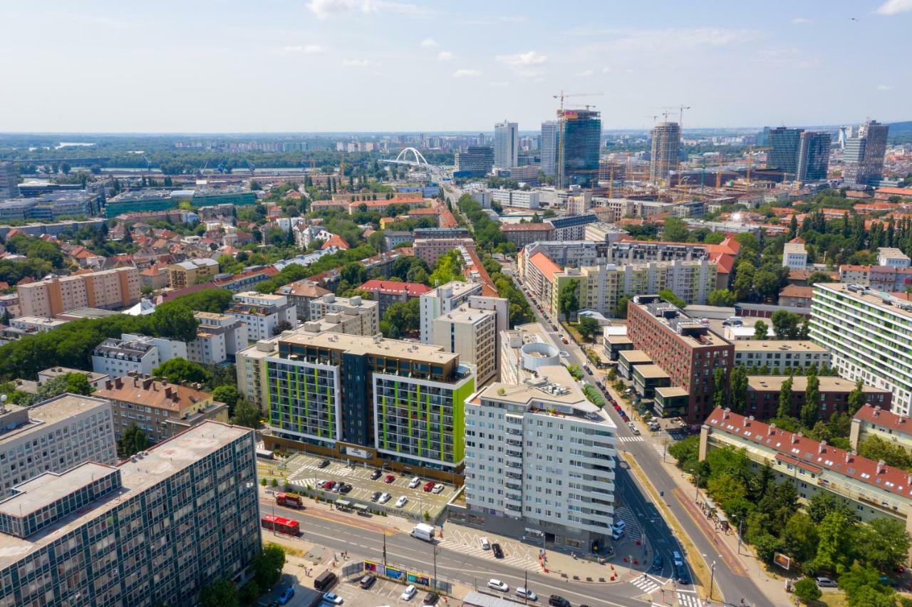 Lam Waves - Ac - Terrace Apartment Bratislava Exterior photo